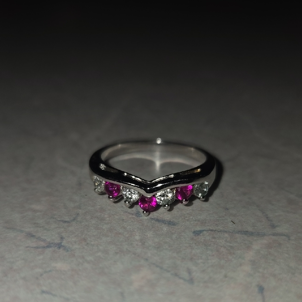 Elegant Silver and Pink Gemstone Ring